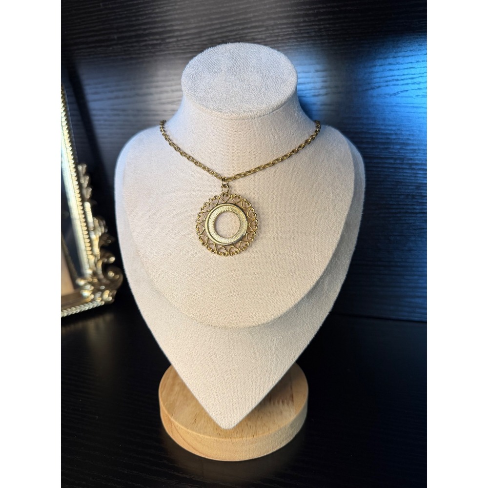 Vintage WLP Winard Gold Tone Heart Openwork Coin Frame Pendant Necklace 24 Inch